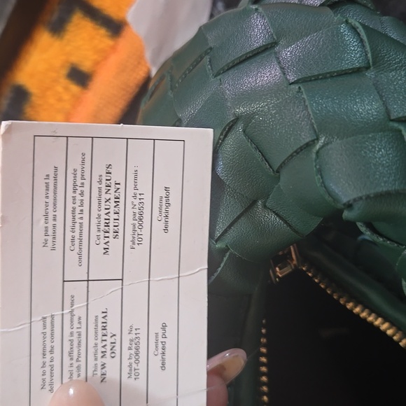 Macy's NWT  Green Hand tote with auth Bottega Veneta Pins - Picture 12 of 12